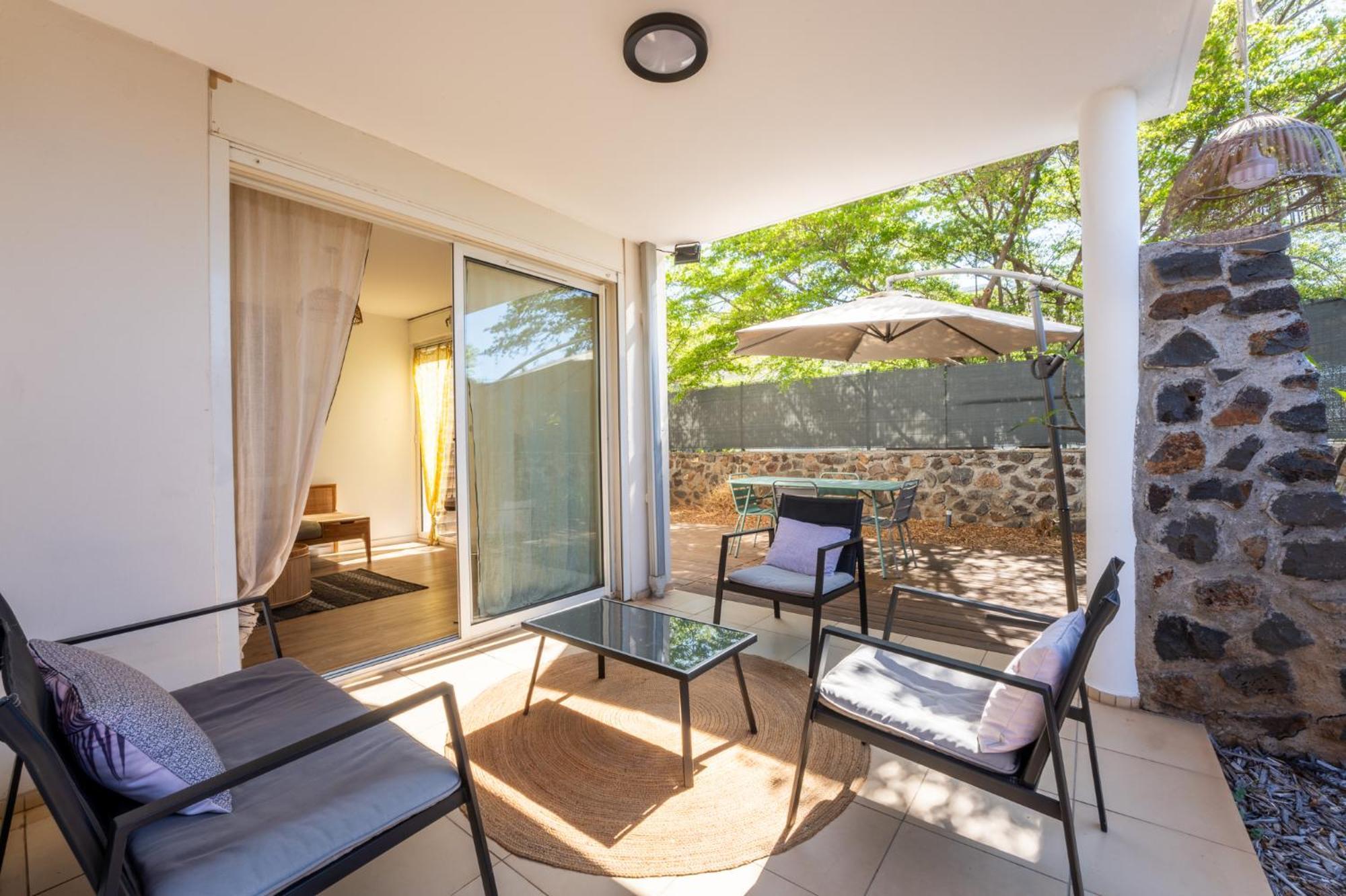 Le Celadon Saint Gilles Les Bains Exterior foto